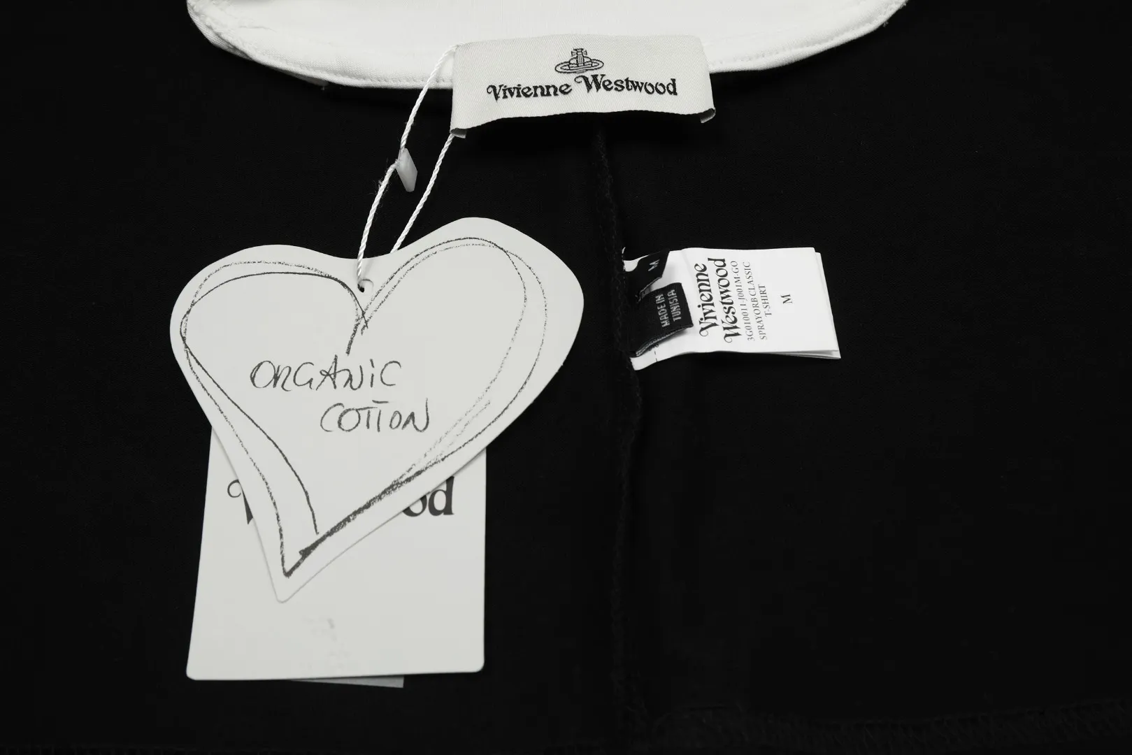 "Classic long sleeves" vivienne west wood Vivienne Saturn classic versatile raglan long sleeves Simple and fashionable, very practical for wearing inside and outside. The top hot style in 2024. No need to say more. Open the details directly. The full range of correct accessories. Every detail is completely restored. It can be filled directly. Size: s m l Color: (body color) black white